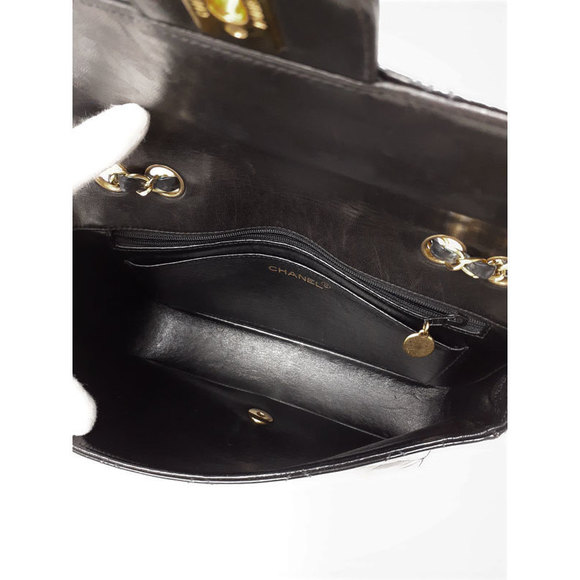 Chanel Matelasse Chain Shoulder Bag Patent Leather - Picture 3 of 8